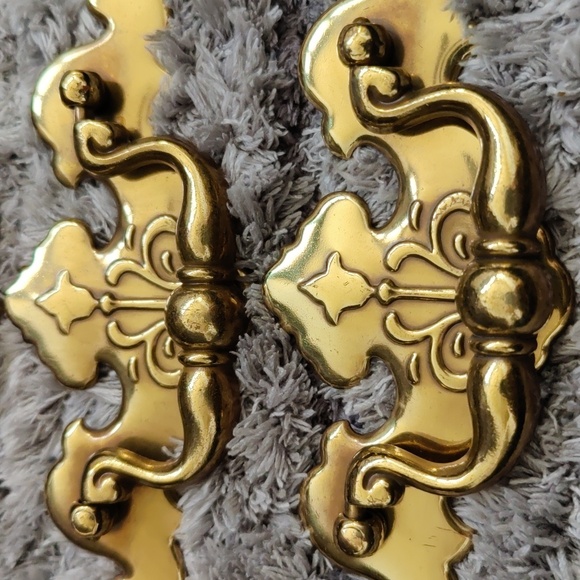 Vintage Brass Chippendale Batwing Drawer Pulls 5.75" x 2.25" NOS Lot of 4 - Picture 6 of 9